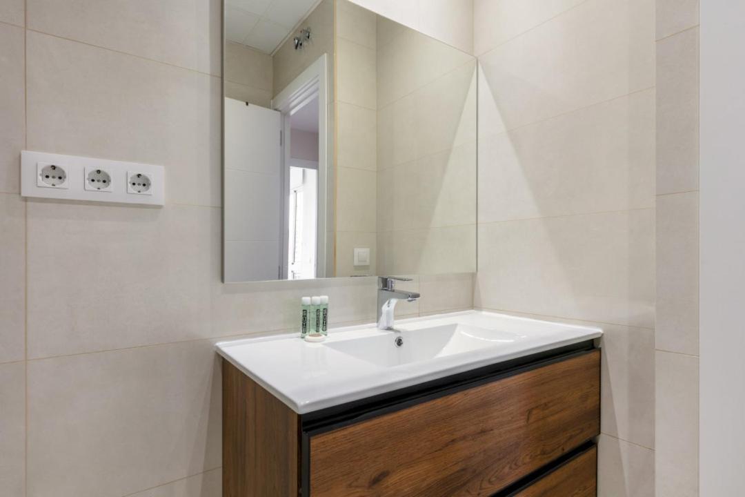 Bright With Views - 2Bd 1Bth- Av America Madrid Buitenkant foto